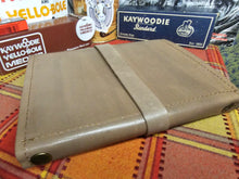 Load image into Gallery viewer, Greywoodie Pipe Roll Brown